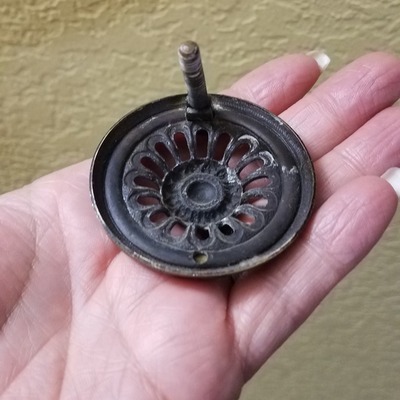 Antique Art Deco Pull Knobs set of 8 - Picture 14 of 14